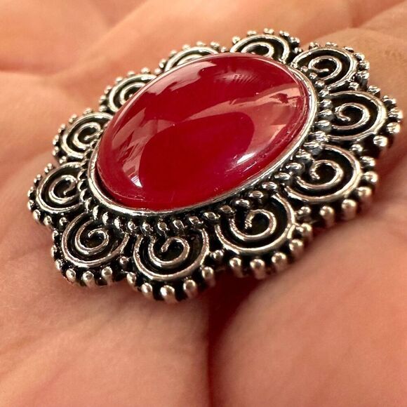 Silver tone and red ring - Picture 6 of 6